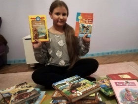 Artykuł: “Bookshelf tour” czyli wycieczka po półce z książkami  - Zdjęcie 23893