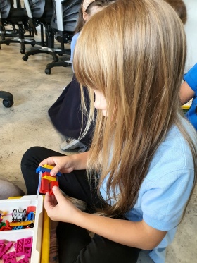 Artykuł: Dzieci pokochały zestawy LEGO® Education SPIKE™ Essential do nauki robotyki! - Zdjęcie 28143