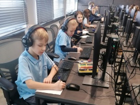 Artykuł: Lekcje w nowoczesnej pracowni komputerowej są super! - Zdjęcie 29871