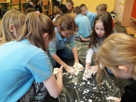 Artykuł: Klasa 2a wyczarowała śnieg! Nie wierzycie..? - Zdjęcie 32612