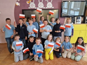 Artykuł: W tym dniu najważniejszymi kolorami była biel i czerwień - Zdjęcie 42376
