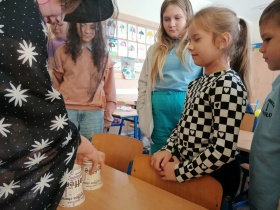 Artykuł: Andrzejki w Jedynce - czas zabawy i wróżb! - Zdjęcie 47737