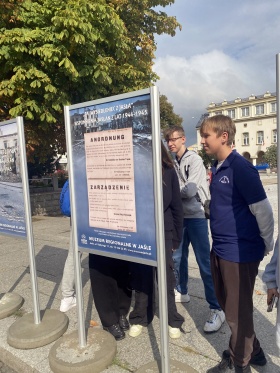 Artykuł:  Zburzone nienawiścią wydźwignięte pracą  - Zdjęcie 53744