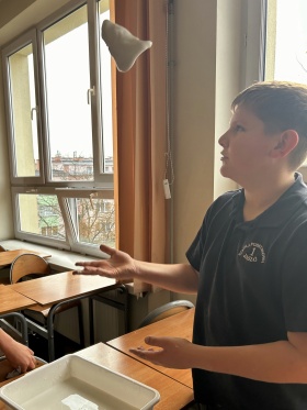 Artykuł: Ciecz czy ciało stałe? - oto jest pytanie! - Zdjęcie 55316