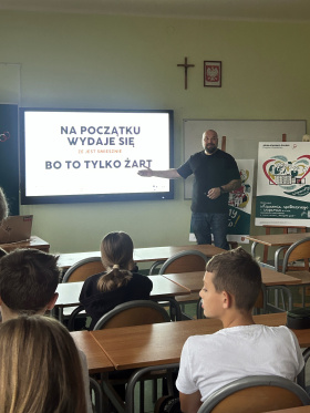 Artykuł: Mądrze, bezpiecznie i z głową w sieci! - Zdjęcie 68533