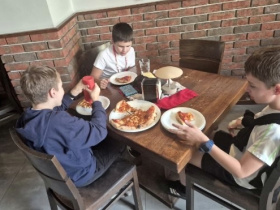 Artykuł: Dzień Chłopaka pełen atrakcji: w kinie, na pizzy i w konkursowych zmaganiach - Zdjęcie 68912