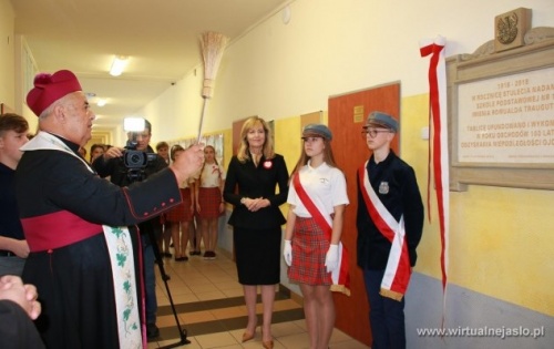 Artykuł: Jubileusz stulecia nadania szkole imienia patrona - Zdjęcie 12082