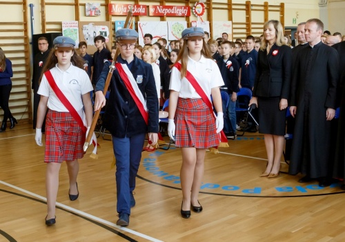 Artykuł: Jubileusz stulecia nadania szkole imienia patrona - Zdjęcie 12083