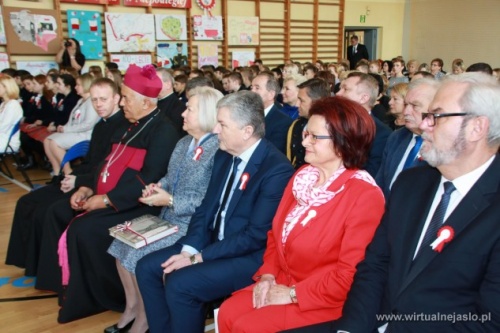Artykuł: Jubileusz stulecia nadania szkole imienia patrona - Zdjęcie 12092