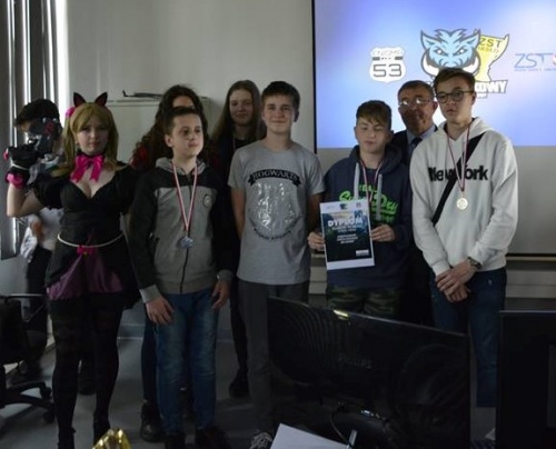 Artykuł: Mło-dzikowy Turniej E-Sportowy 2019 o Puchar Dyrektora ZST - Zdjęcie 15102