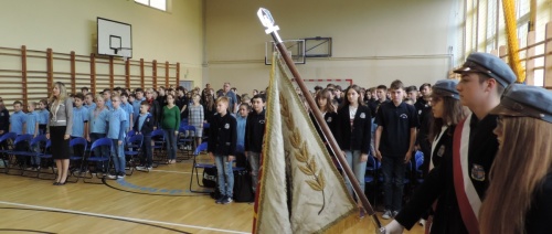 Artykuł: Uroczystą akademią uczcili Święto Odzyskania Niepodległości - Zdjęcie 17661