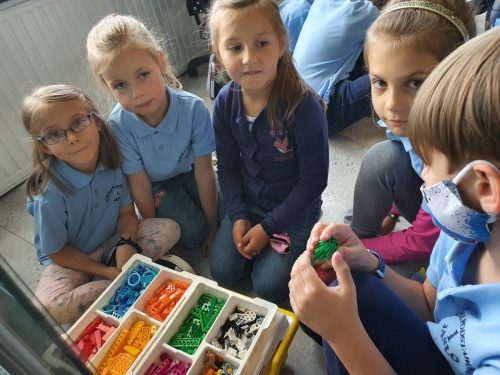 Artykuł: Dzieci pokochały zestawy LEGO® Education SPIKE™ Essential do nauki robotyki! - Zdjęcie 28128