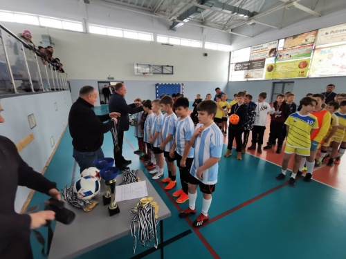 Artykuł: Sukcesy reprezentantów SP 1 w Szkolnej Lidze Halowej Piłki Nożnej - Zdjęcie 39351