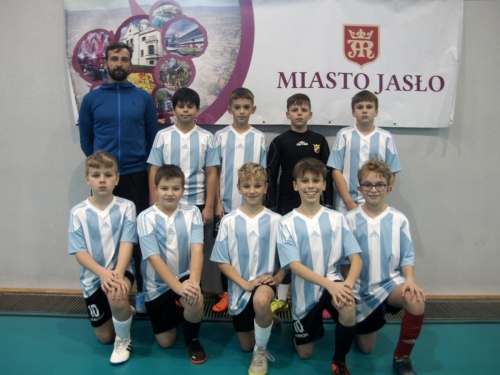 Artykuł: Sukcesy reprezentantów SP 1 w Szkolnej Lidze Halowej Piłki Nożnej - Zdjęcie 39354