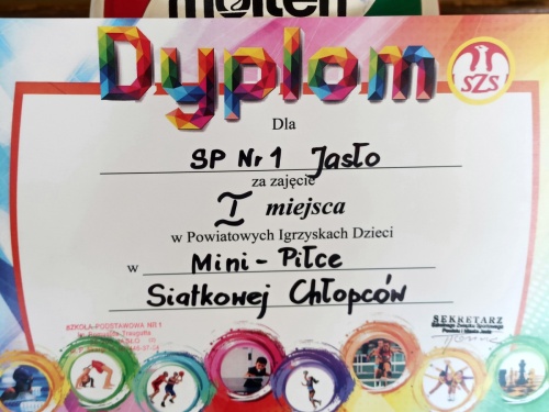 Artykuł: Najmłodsi siatkarze SP nr 1 w Jaśle mistrzami Powiatu Jasielskiego - Zdjęcie 41504
