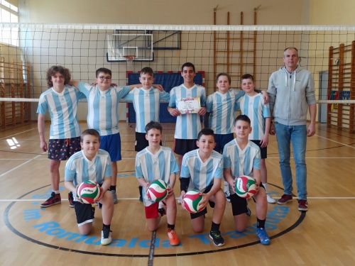 Artykuł: Najmłodsi siatkarze SP nr 1 w Jaśle mistrzami Powiatu Jasielskiego - Zdjęcie 41503
