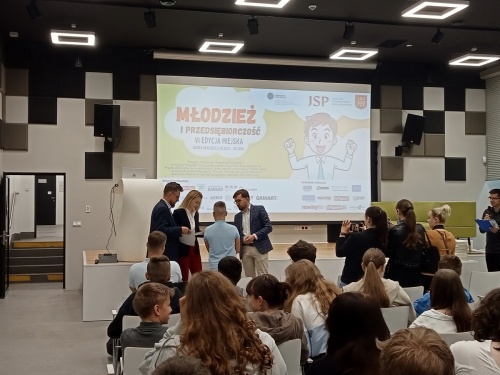 Artykuł: Młodzi przedsiębiorcy nagrodzeni! - Zdjęcie 52363