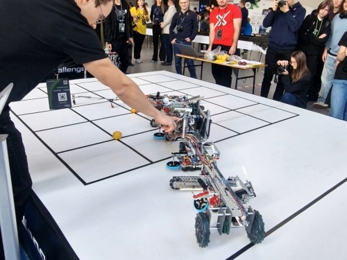 Artykuł: Nasi uczniowie na XChallenge 2024 – największych zawodach robotów w Polsce - Zdjęcie 55391