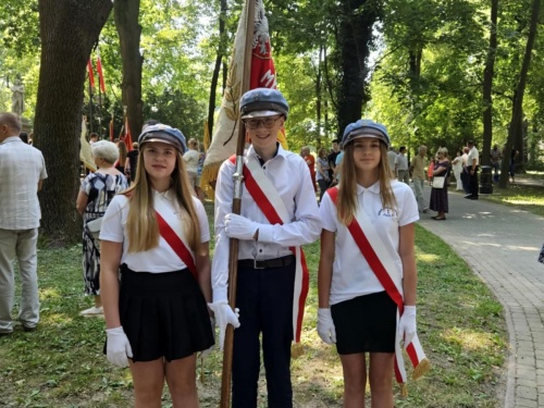 Artykuł: Poczet Sztandarowy na miejskich uroczystościach Święta Wojska Polskiego - Zdjęcie 60474