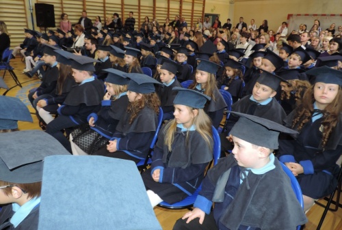 Artykuł: Uroczystym ślubowaniem uczniowie uczcili Święto Odzyskania Niepodległości - Zdjęcie 6473