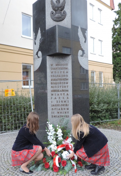 Artykuł: Uroczystym ślubowaniem uczniowie uczcili Święto Odzyskania Niepodległości - Zdjęcie 6533