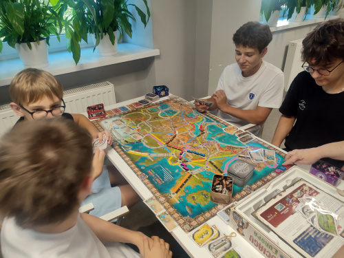 Artykuł: Zamiast smartfonów – wspólna plansza! - Zdjęcie 68472