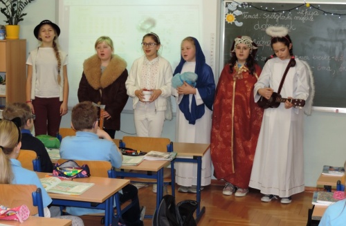 Artykuł: Kolędnicy misyjni w naszej szkole - Zdjęcie 7831